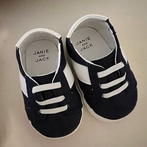 Janie and Jack navy and white  infant shoes 0-3 months like new